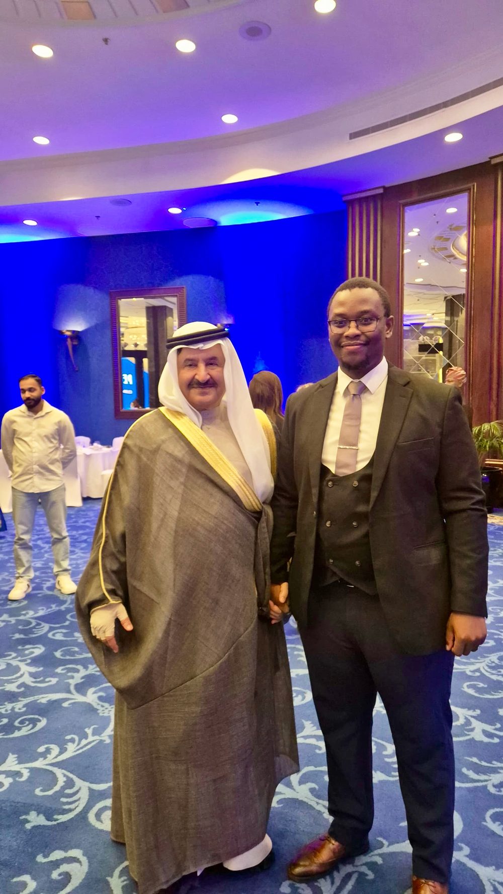 Olympus’s founder with Shaikh Khalid bin Abdullah Al Khalifa, Deputy Prime Minister of Bahrain, at the Pearly Nights Dinner in Bahrain